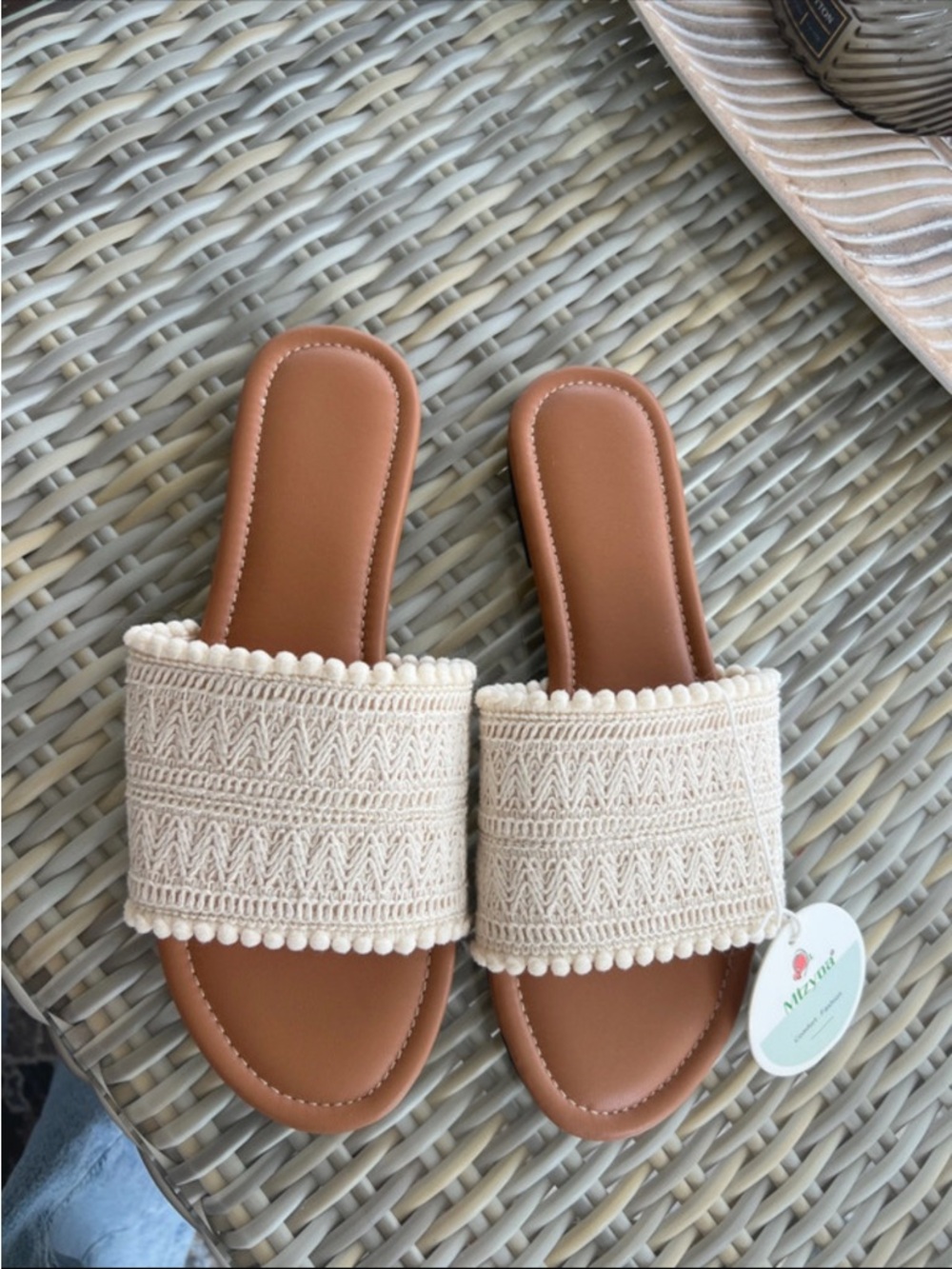 NWT Size 9 Women’s Cream Braided Slide Sandals